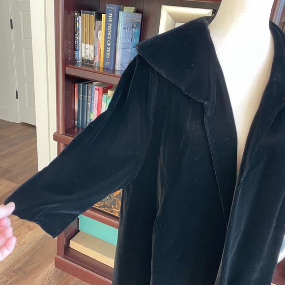 Vintage Black Velveteen  Lightweight Lined Opera Evening Swing Coat - Picture 6 of 8